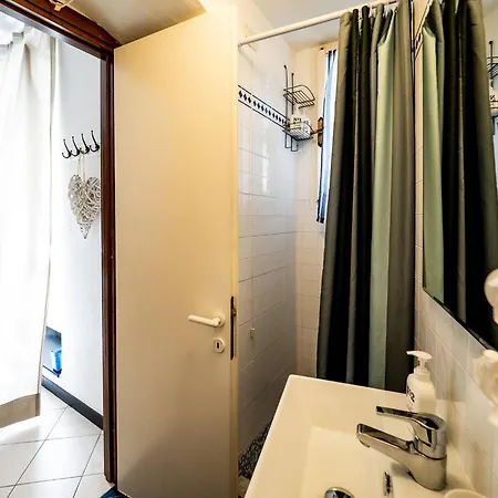 Ventega Sea View With Balcony Апартаменты Вернацца